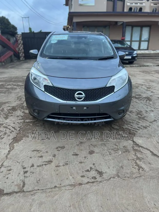 Nissan Note 1.6 Petrol 2015 Gray · Photo 1