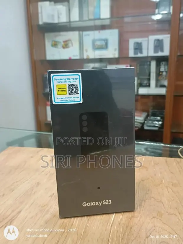 New Samsung Galaxy S23 256 GB Black · Photo 1