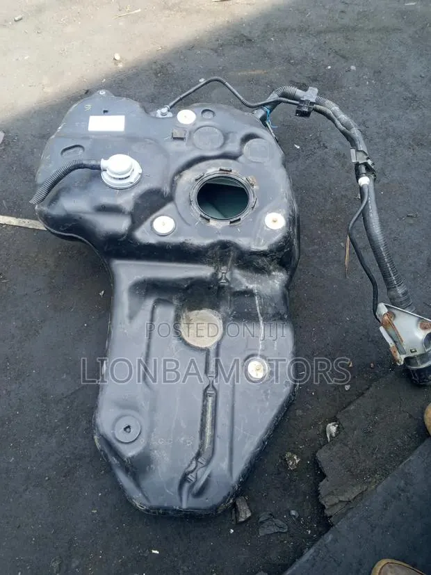 Honda CR-V 2022 Fuel Tank · Photo 1
