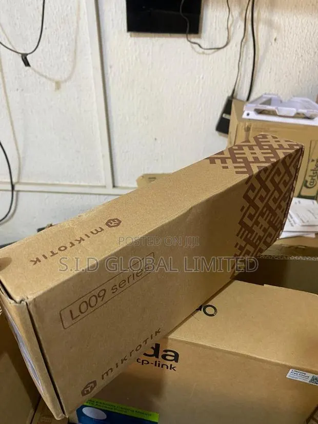 Connect With Mikrotik Loo9 Series -Loo9uigs-Rm8x Gigabit Ports-Poe · Photo 1