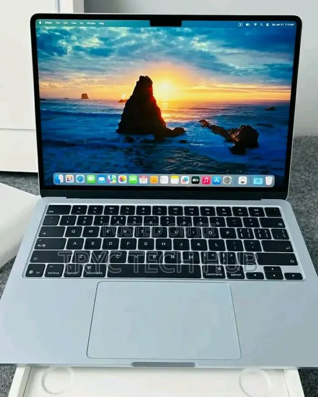 New Laptop Apple MacBook Air 2024 M3 13-inch 16GB Apple M3 SSD 1T · Photo 1