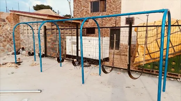 Six Seat Swing Set · Photo 1