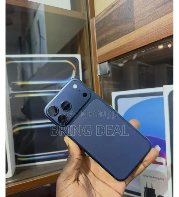 Apple iPhone 17 Pro 256 GB Blue · Photo 1