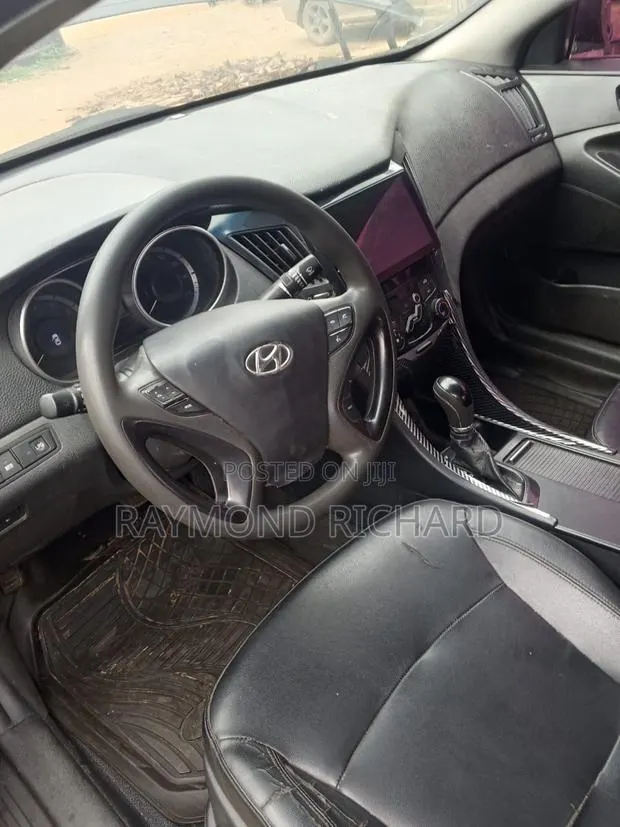 Hyundai Sonata 2012 Black · Photo 1