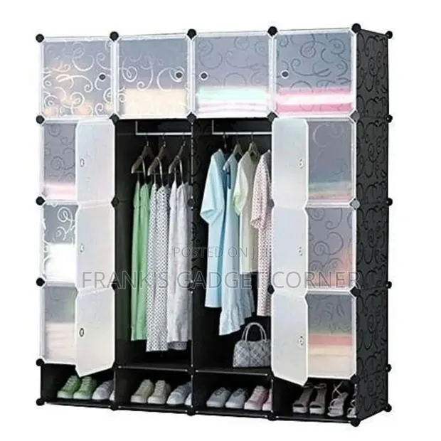 16 Cubes Plastic Wardrobe · Photo 1