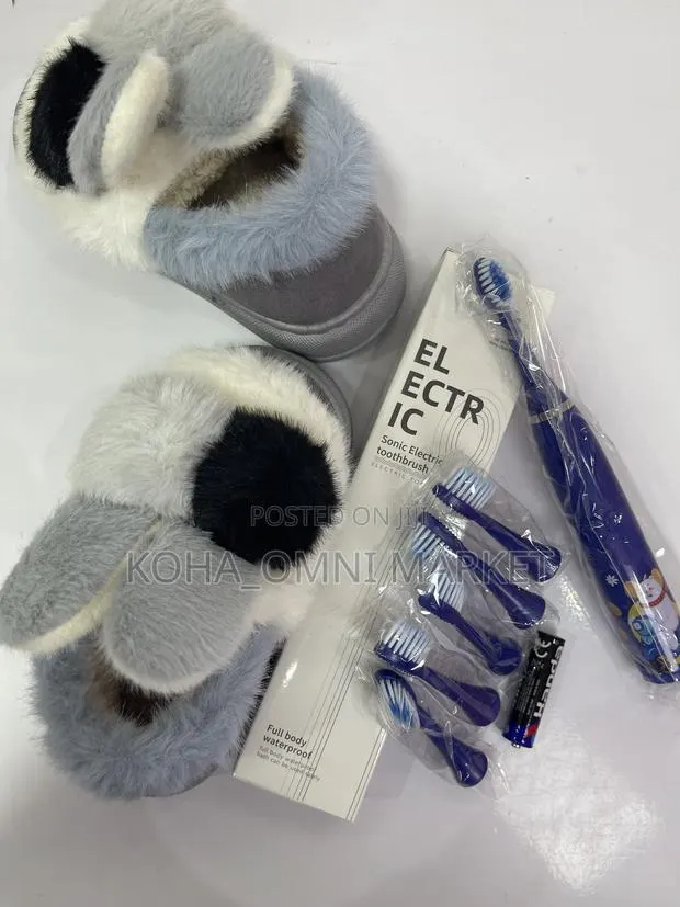 Toddlers Fluffy Shoes + Electric Brush Set · Photo 3