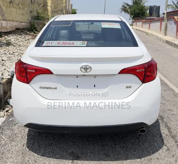 Toyota Corolla SE Special Edition 4dr Sedan (1.8L 4cyl CVT) 2017 White · Photo 1