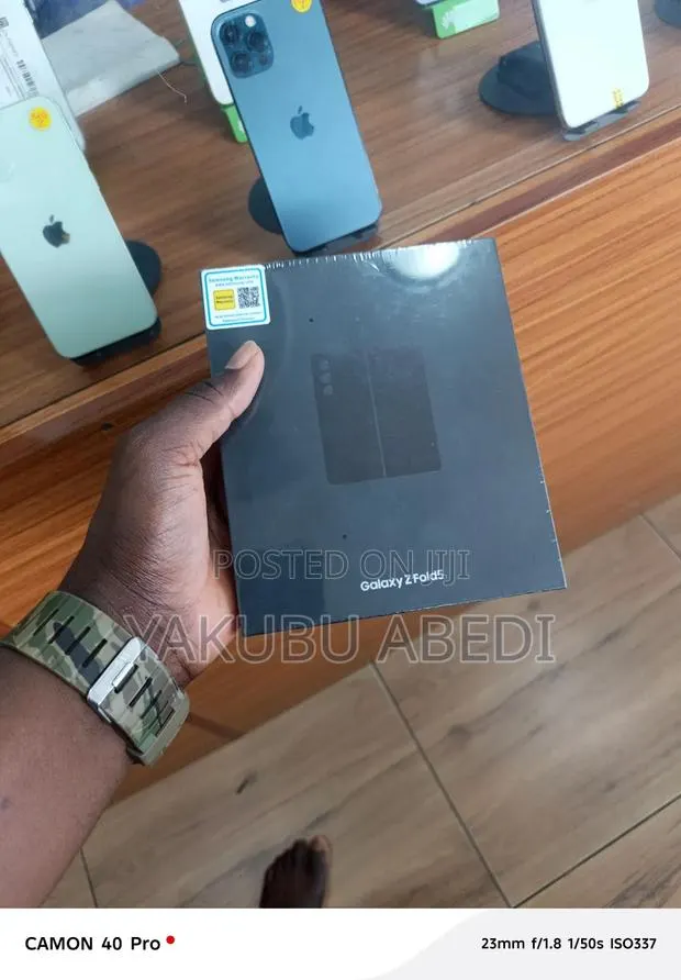 New Samsung Galaxy Z Fold 5 512 GB Blue · Photo 1