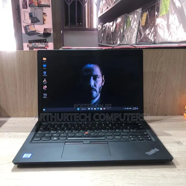 Laptop Lenovo ThinkPad 2 8GB Intel Core i3 SSD 256GB · Photo 1