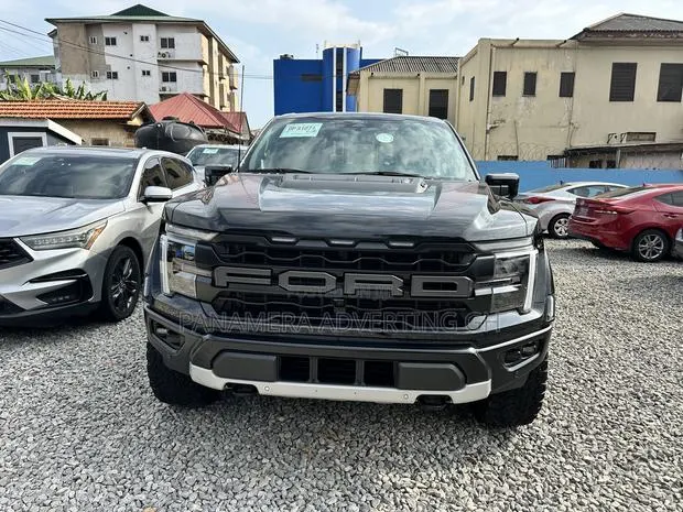 New Ford F-150 Raptor 4WD SuperCrew 5.5' Box 2025 Green · Photo 1
