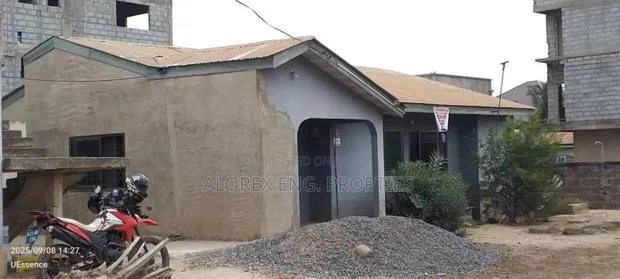 3bdrm House in Uncompleted, Tema Metropolitan for sale · Photo 1