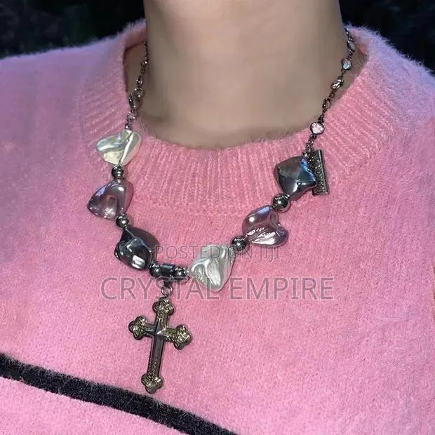 Baroque Pearl Cross Necklace · Photo 1