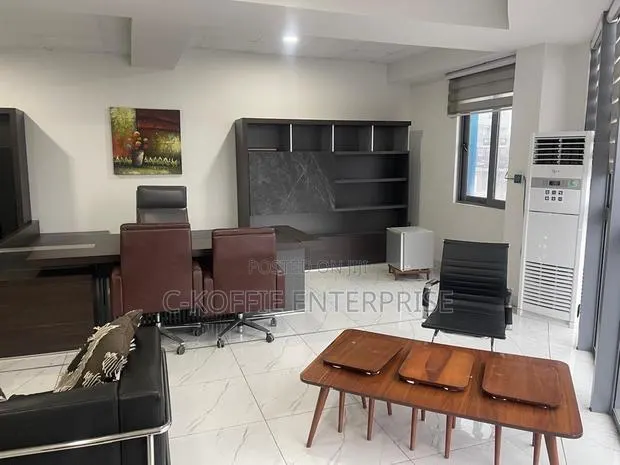 45 SQM Office at Airport for Rent · Photo 1