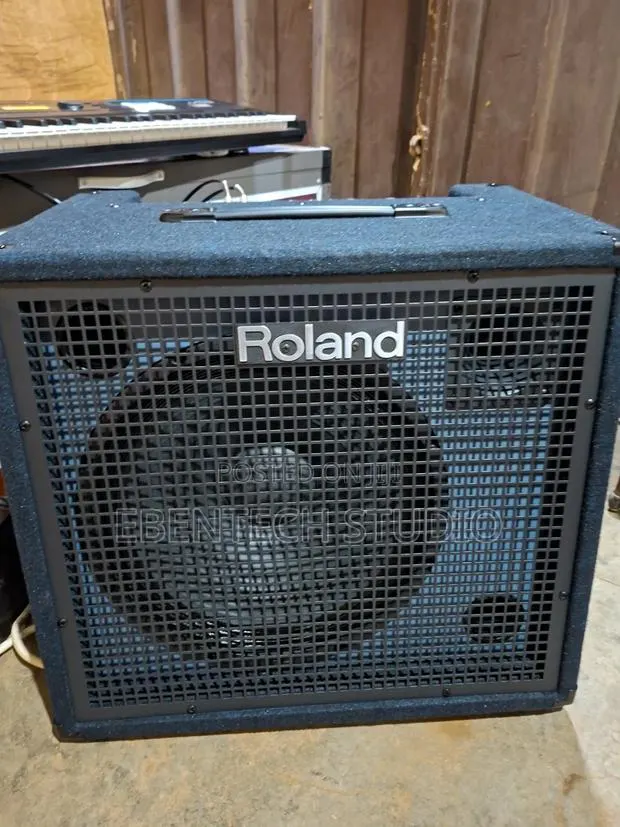 Roland KC-600 Keyboard Combo for Rent