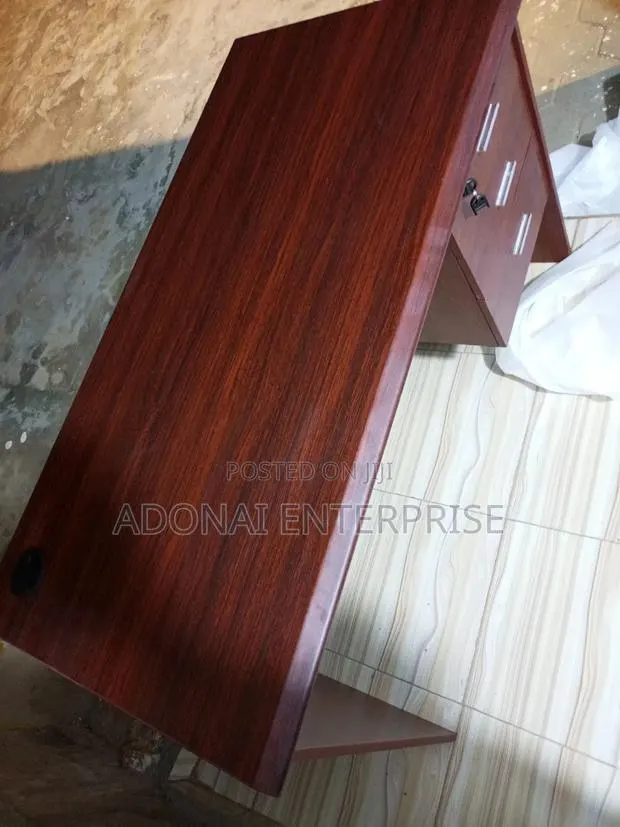 Office Desk Table 1.22m/122cm · Photo 1