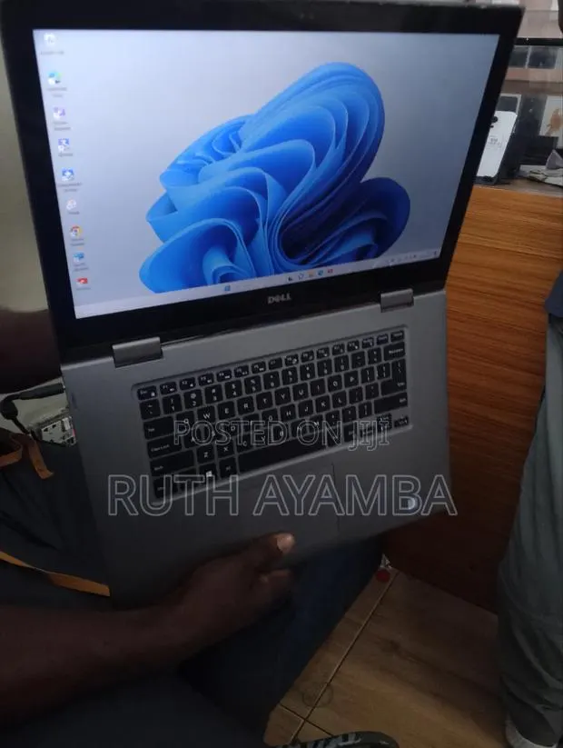 Laptop Dell Inspiron 15 8GB Intel Core i7 SSHD (Hybrid) 512GB · Photo 1