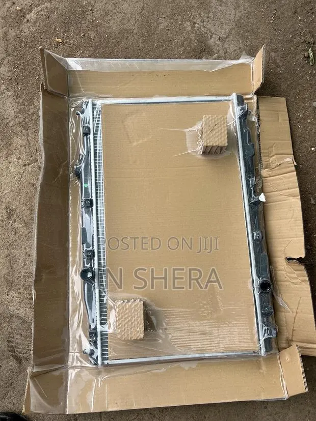 Honda CRV Radiator Water Tank 2012 2013 2014 2015 2016 · Photo 1