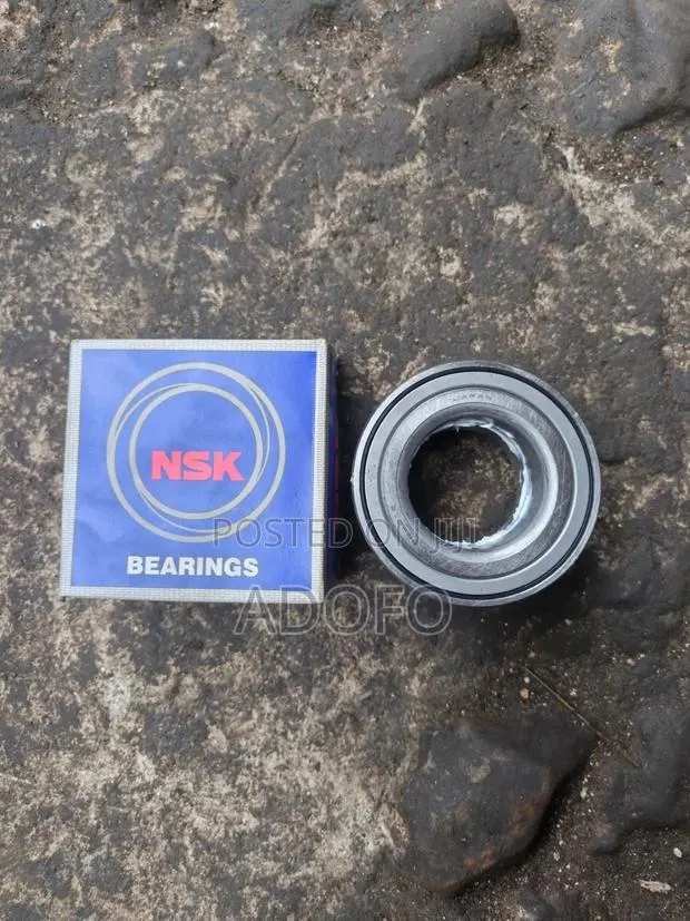 Original Toyota Corrolla Front Bearing · Photo 1