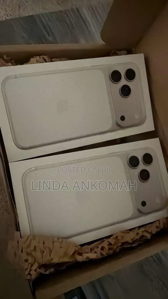 New Apple iPhone 17 Pro Max 256 GB Silver · Photo 1