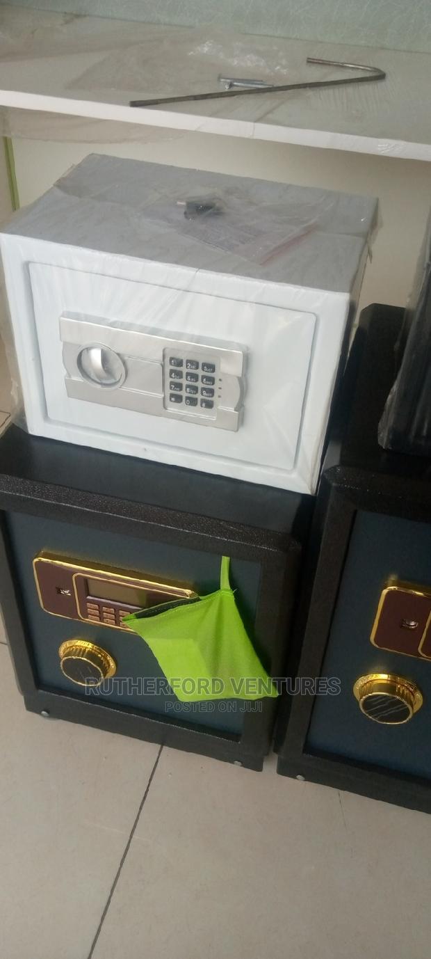 Hotel Or Small Office Money Safe · Photo 1