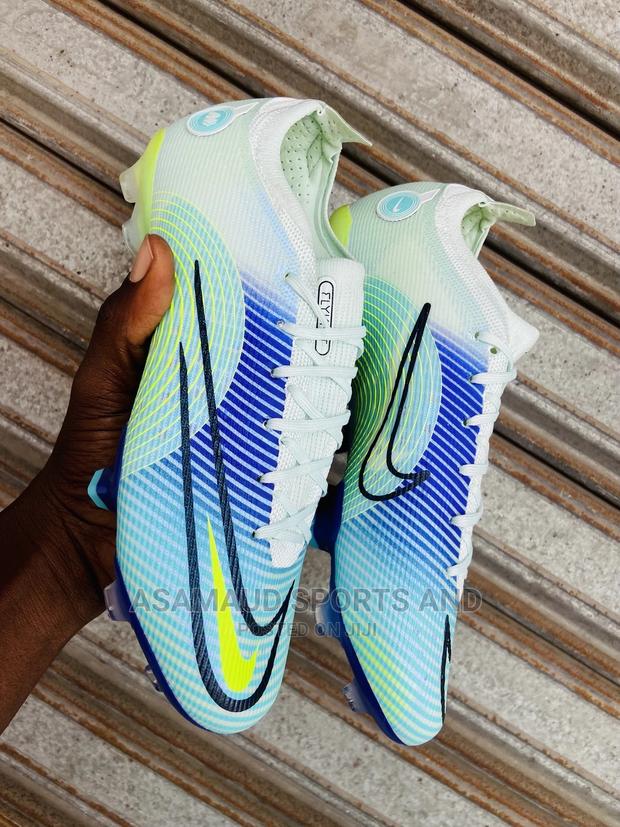 Original Football Boot at Cool Price · Photo 2