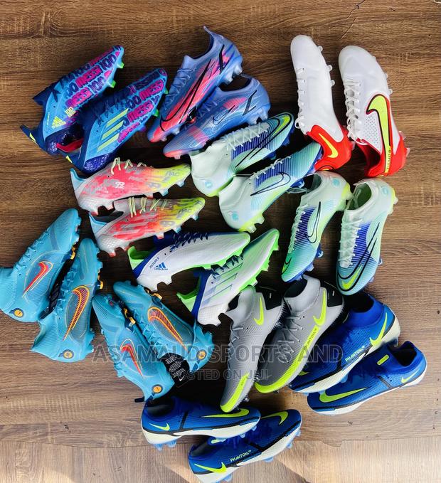Original Football Boot at Cool Price · Photo 1