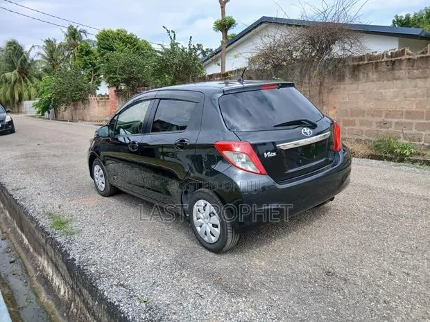 Toyota Vitz 2014 Black
