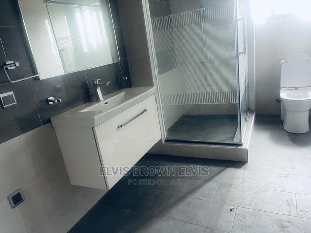 4bdrm Mansion in Living Large, East Legon for Rent · Photo 7