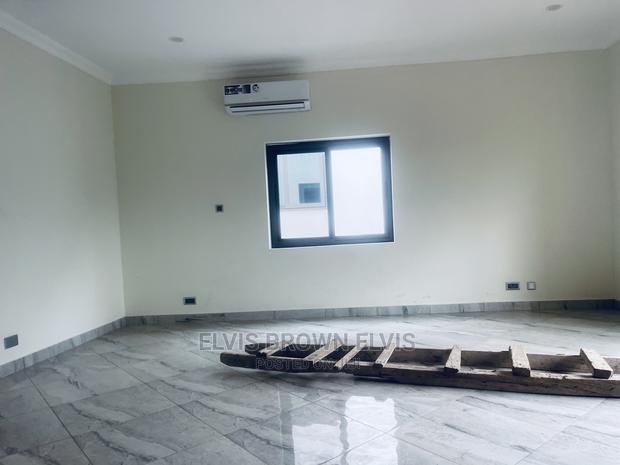 4bdrm Mansion in Living Large, East Legon for Rent · Photo 8