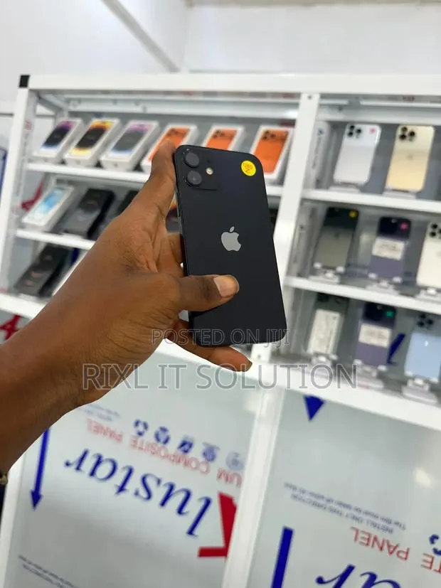 Apple iPhone 12 128 GB Black · Photo 1