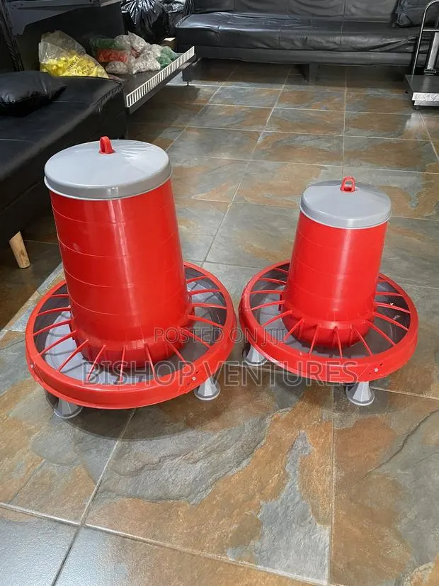 12kg Feeder for Poultry · Photo 1