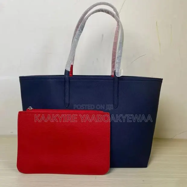Reversible Lacoste Bag · Photo 1