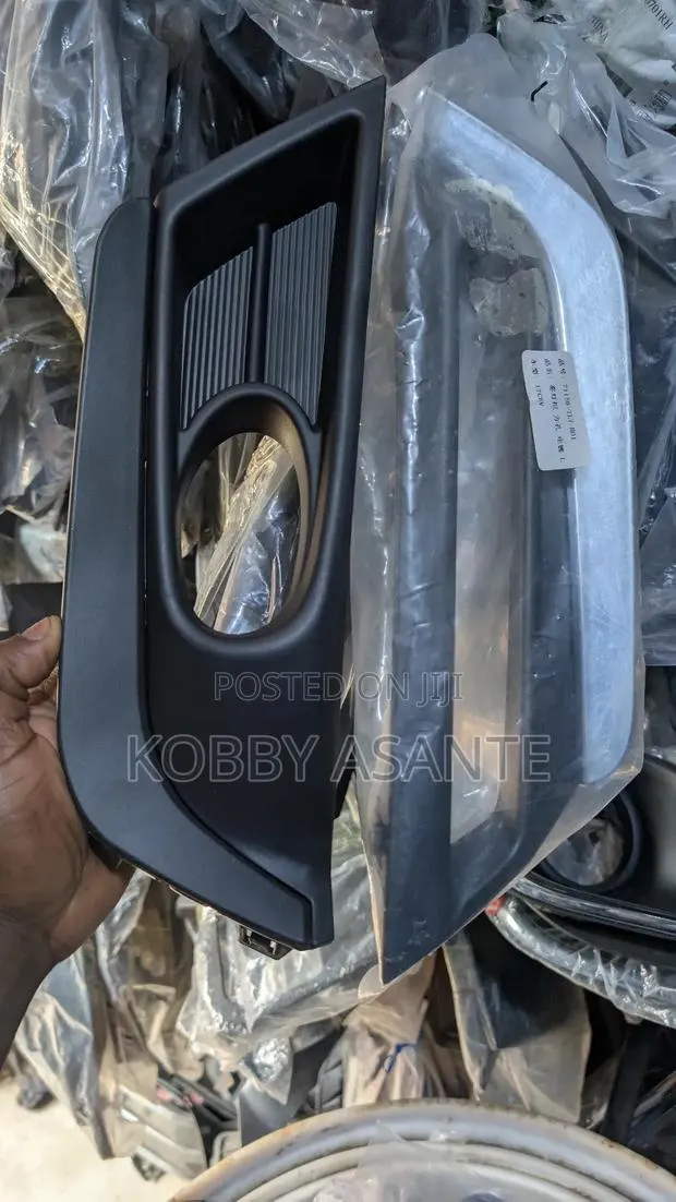 CR-V 2017 Fog Light Covers · Photo 1