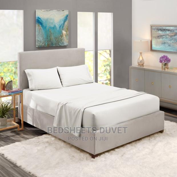 White Fitted Sheet · Photo 1
