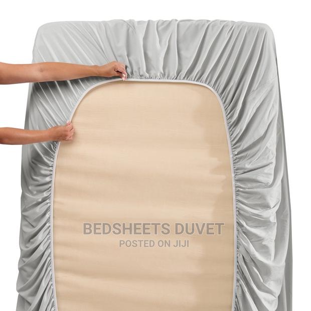 Grey Fitted Sheet · Photo 1