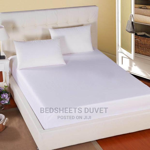 White Fitted Sheet · Photo 1