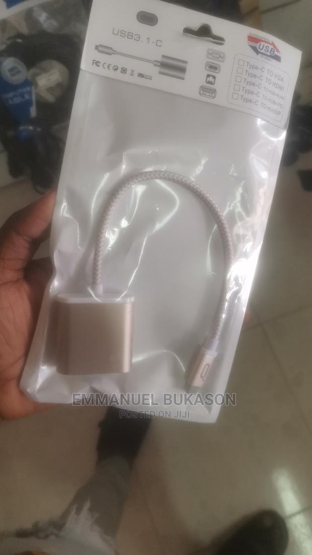 Type C to VGA Converter · Photo 1