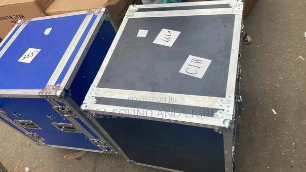 Size 14u Gig Ready Amplifier Rack With Table And Casters · Photo 1