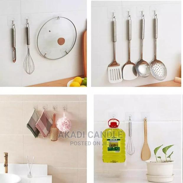 Command Hook 1pcs · Photo 1