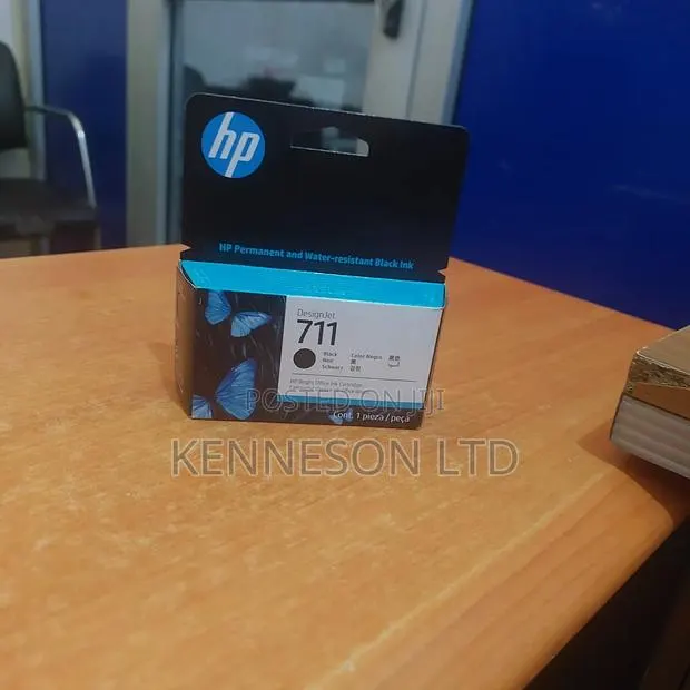 HP Ink Cartridge 711 Black · Photo 1