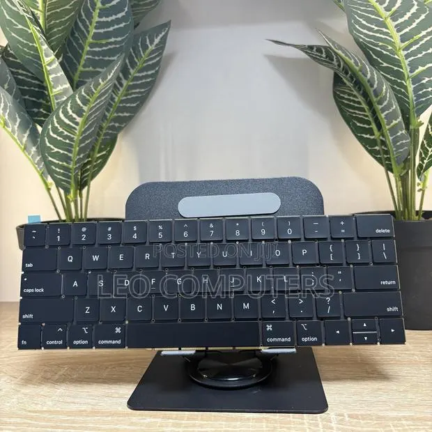 MacBook Pro 13-Inch A1706 Keyboard – 2016–2017 · Photo 1