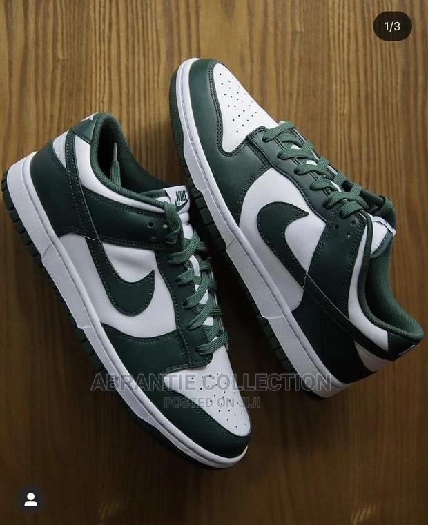 Nike SB Dunk Low Varsity Green · Photo 2