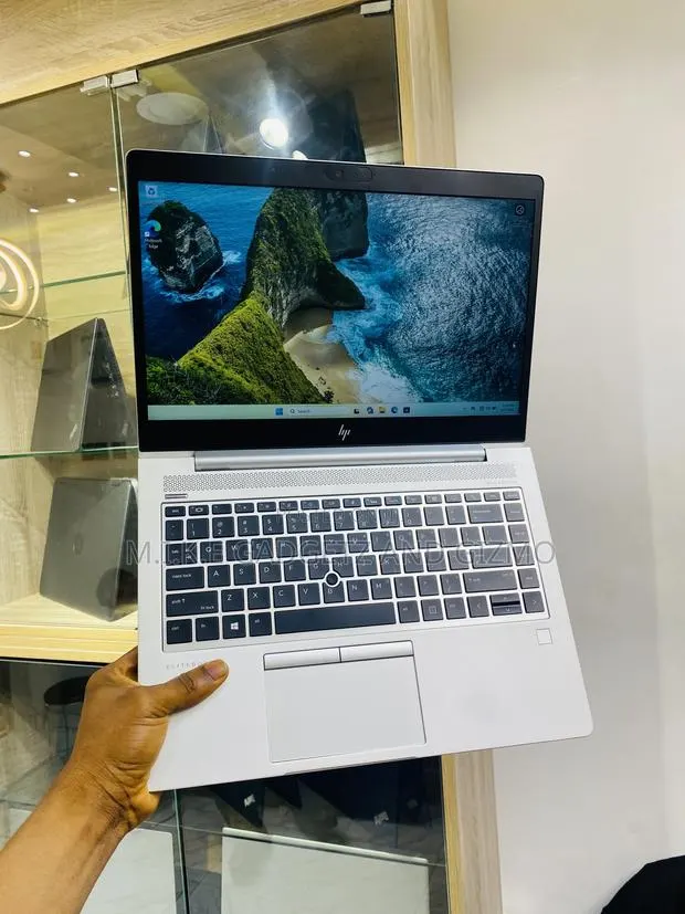 Laptop HP EliteBook 745 G6 16GB AMD Ryzen 7 SSD 256GB · Photo 1