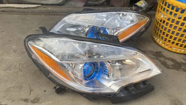 Buick Encore 2012 Headlight Pair · Photo 1