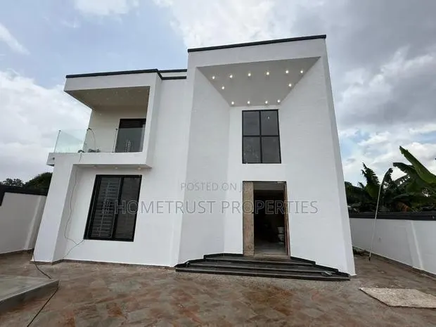 5bdrm Duplex in Adenta Ssnit for sale · Photo 1
