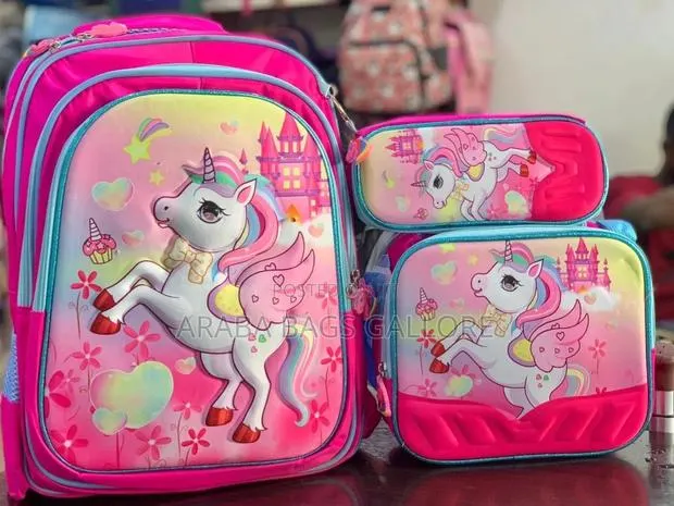 Complete Set School Bag With Lunch and Pencil Case · Photo 1