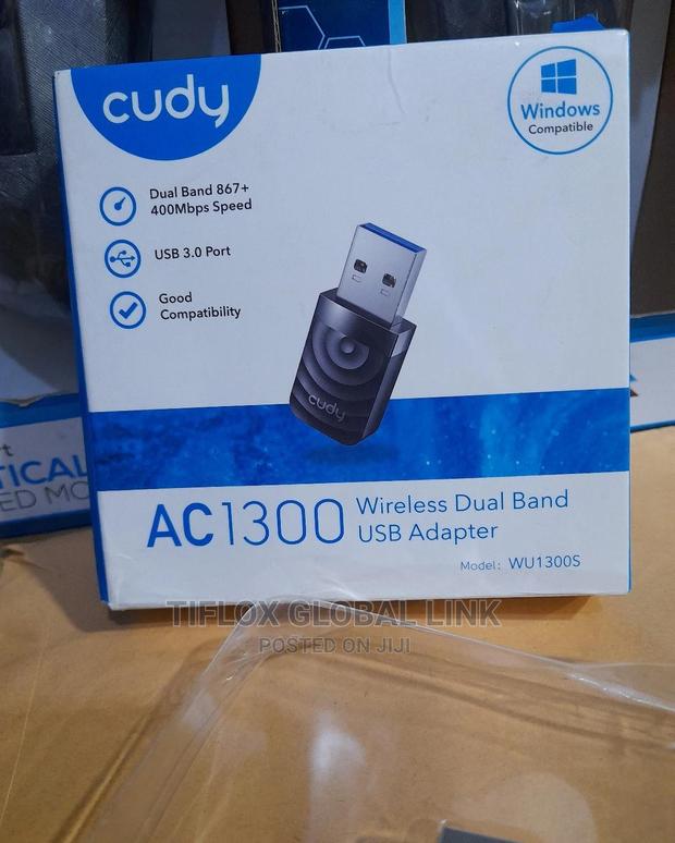 AC 1300 Wireless Dual Band USB Adaptor · Photo 1