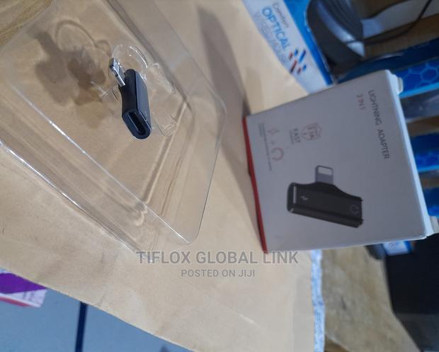 Lighting Adapter 2in1 · Photo 2