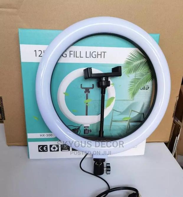 Right Light With Trrpod Stand · Photo 1