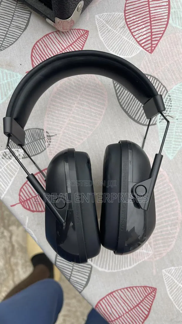 Honeywell Ear Defenders Almost New · Photo 1